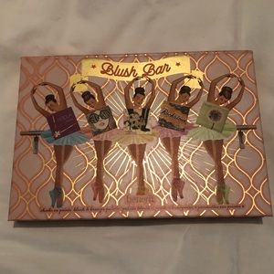 Benefit blush bar